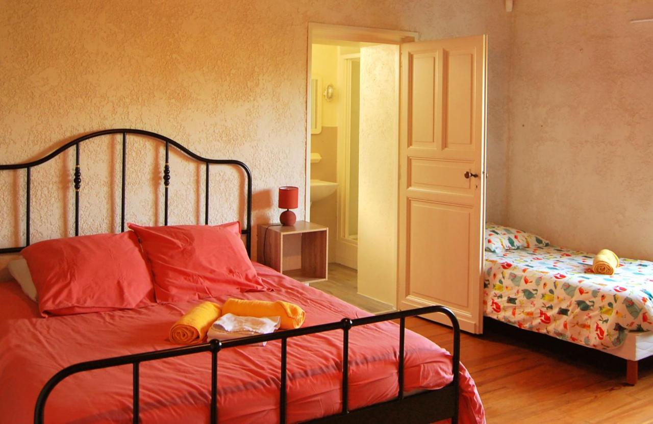 Logis De Chenac - Chambres Et Table D'Hotes Chenac Saint Seurin d'Uzet Bagian luar foto
