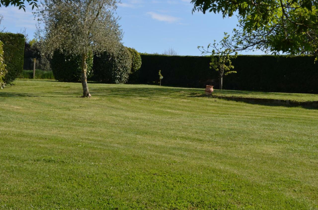 Logis De Chenac - Chambres Et Table D'Hotes Chenac Saint Seurin d'Uzet Bagian luar foto